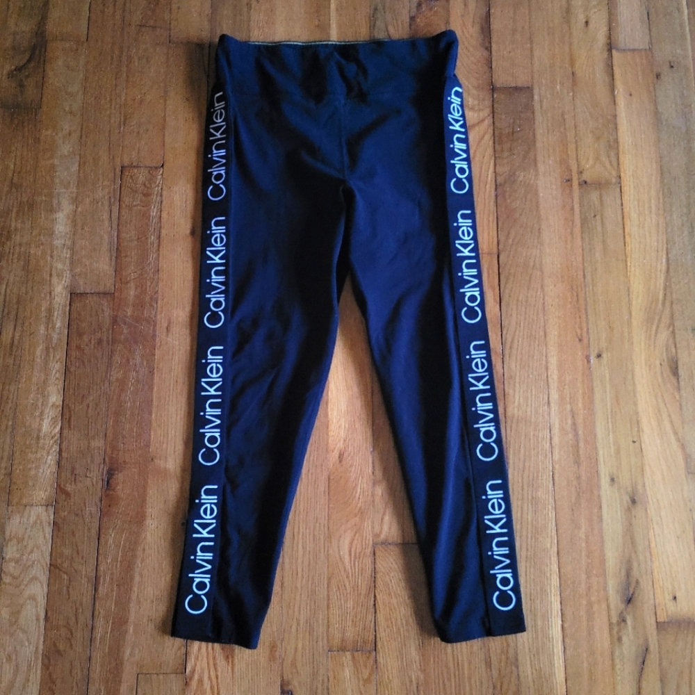 ★2/$30 Calvin Klein Black and White Title Stripe Legging
